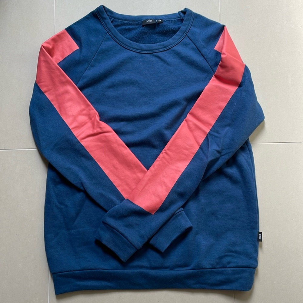 Onia light weight sweatshirt